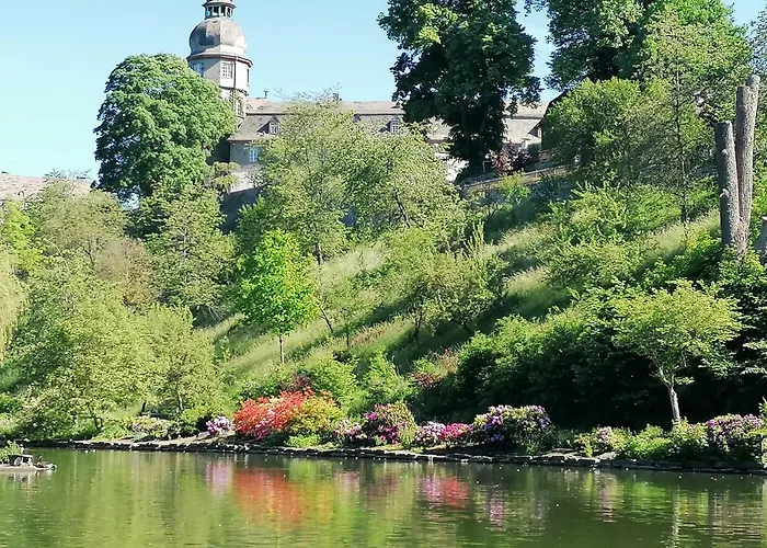Am Schlosspark *